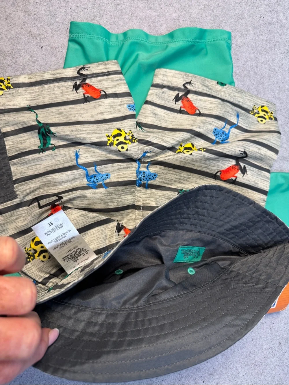 UV Skinz Kids UPF 50+ Boys Size 3T -  3-Piece Swimwear Set w/ Reversible Hat NEW